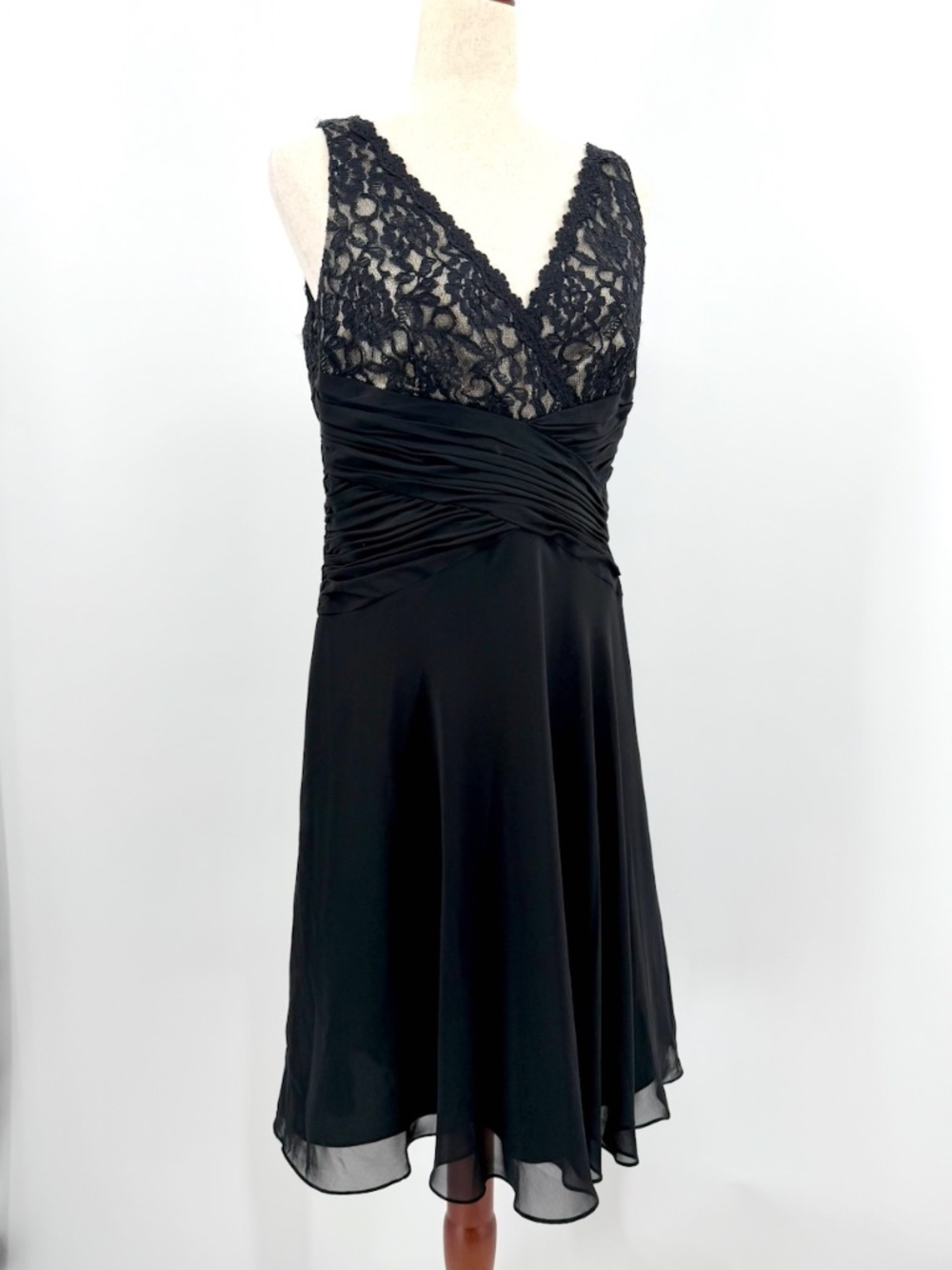 Jones Wear Black Lace Dress Ruched V Back Chiffon A Line Evening Party 10 Chic